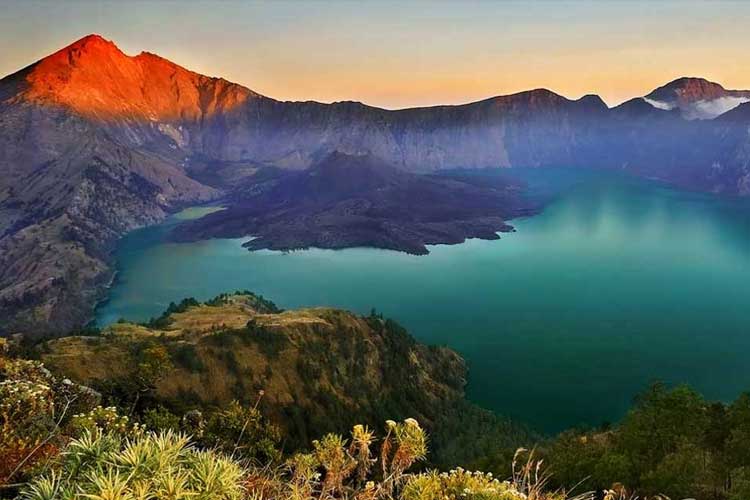 The natural panoramic beauty of Mount Rinjani National Park, Lombok