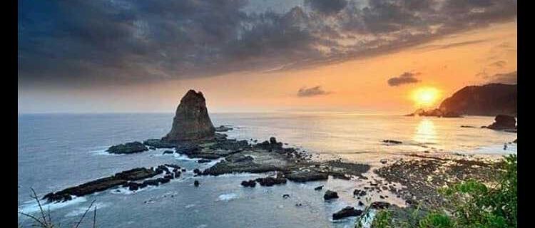 The Charm of Papuma Beach, an Exotic Jember Tourist Destination that is Iconic and Instagrammable