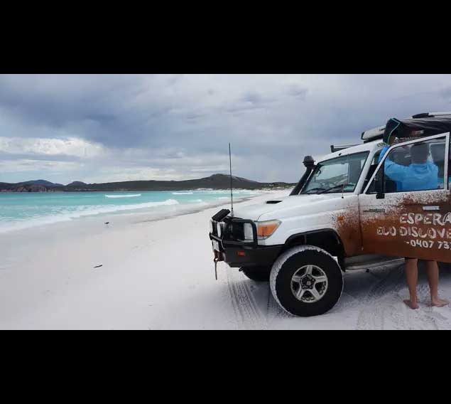 The beauty of Lucky Bay, the sunniest and whitest sandy Kangaroo Beach in Australia