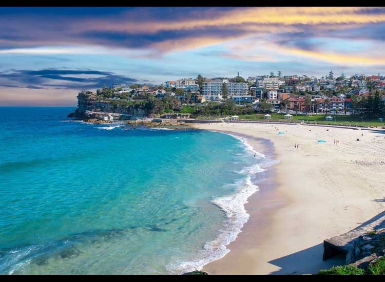 Bondi Beach: Iconic and Exotic Beach in Sydney